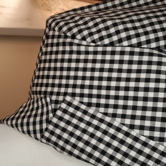 Ann Taylor ❤️NWT❤️ Size 8 Petite Black & White Check Blazer w/ Ruffled Wrists!❤️ - Picture 3 of 17